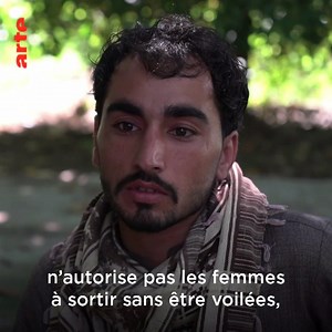 Depuis février dernier, 5000 combattants talibans ont reçu l’amnistie. Une décision controversée, prévue par l'accord entre le groupe armé et les Etats-Unis. Quelle peut être désormais leur place en Afghanistan ? arte.app.link/ARTE-Journal | ARTE Info