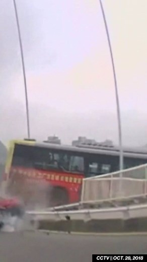 Shocking surveillance footage shows a bus careening off of a bridge in China after a fight between a passenger and driver caused it to veer into the wrong lane and plunge into a river. All 15 people who were on board are presumed dead. https://abcn.ws/2SG1zne And Cesar Sayoc, the man accused of mailing more than a dozen bombs throughout the country to top Democrats, high-profile figures and CNN, will be transferred from Florida to New York to stand federal trial. If convicted, he faces up to 48