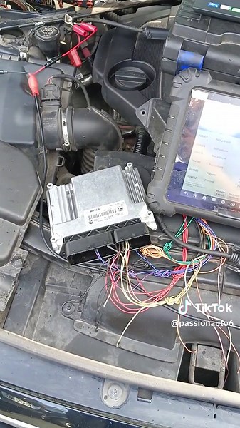 mécanique for life ♥️💪⚙️🔧🚗 programmation calculateur moteur BMW #bmw #mercedes #audi #lamborghini #ford #toyota #🚗💨 #automobile #