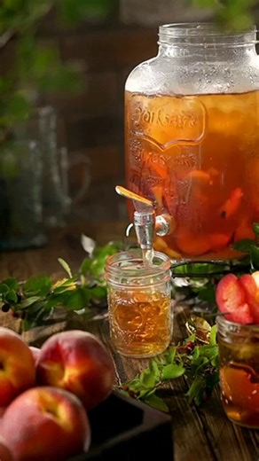 El vinagre de sidra de manzana puede reducir el azúcar en la sangre, reducir los antojos y acelerar la pérdida de grasa, incluso si tu dieta sigue siendo la misma. Pero la mayoría de la gente lo usa incorrectamente... Aquí te explicamos cómo usarlo correctamente y por qué funciona (científicamente).