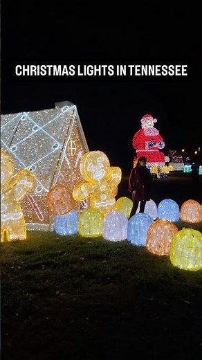 10 Christmas Light Destinations in Tennessee