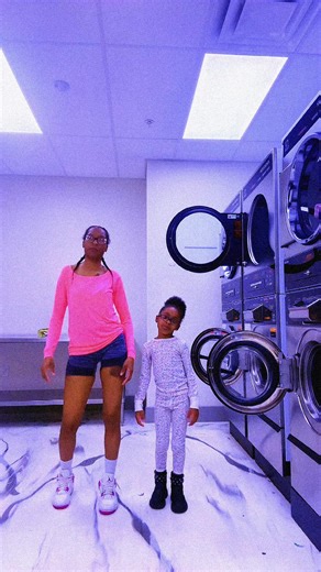 Epic Fail 😂🤭🥰 Mother & Daughter shenanigans #シ゚viral #fyp #momanddaughtergoals #funny #explorepages💕