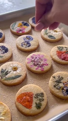 Shortbread cookie base for an Easter treat