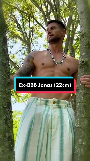 Ex-BBB Jonas (22cm🍆) modelando. #bbb #jonas #jonas22cm #sexy #sarado #man #modelo