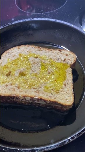 POV: GRILLED CHEESE FRIED IN EVOO #shorts