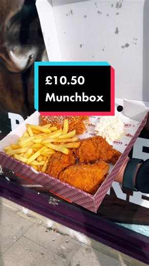Is this worth £10.50 - Munchbox from Chunkys Bradford - Lilycroft Road - #munchbox #munchiebox #combobox #mrmunchbox #fyp #foodguide #placestoeatinbradford #zingerburger #kfc #wings #friedwings #boxmeal #value #bargain