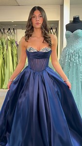 IMMIE looks good on you😉 How gorgeous is this dress!🖤 | Celebrity Prom Dress and Eveningwear Shop