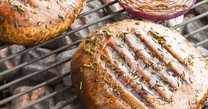 Recette de champignons portobello grillés à l'ail et au fromage | Zeste