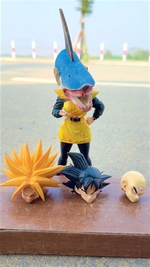 Bulma chose the terrifying shark head.#dragonball