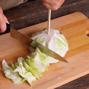 2.1M views · 3.7K reactions | The smartest hacks to cut and peel your food quickly! | 5-Minute Crafts Play | Facebook