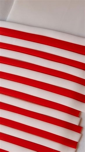 This is too pretty to eat! 🎁 | Twisted