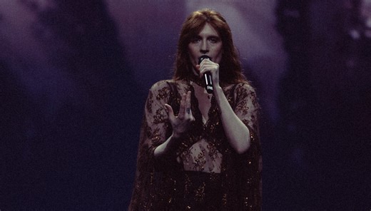 Review: Florence and the Machine casts a spell in cathartic performance