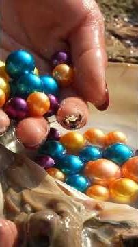 👙 The girl discovered a river clam hidden with magic pearls