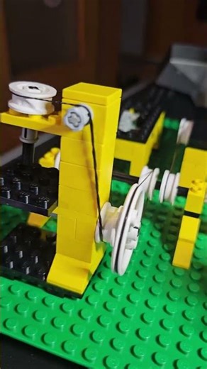 LEGO Steam Engine from LEGO Idea Book 226 #lego #retro #vintage #steamengine