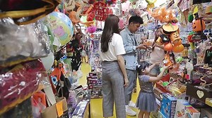 262K views · 3K reactions | It’s time for fun as the SchAwaLara family discovers Hong Kong like a local. | Discover Hong Kong | Facebook