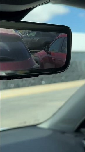 How to use a Volvo digital rear view mirror!