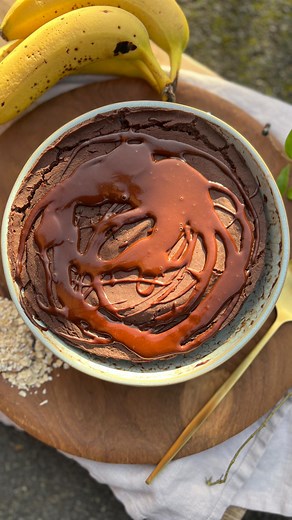 Ami-James Deane on Instagram: "Get 50% OFF my Best-Selling Recipe Book made for delicious & sustainable weight loss 👇 And YES — this Chocolate Cake is in it. (It’s rich, fudgy, and totally flour-free.) It’s one of the desserts that helped me lose 66lbs — without giving up chocolate. Because this isn’t a “diet” that makes you miserable. It’s about eating food that loves you back. The Maximum Weight Loss Recipe Book is where it all started for me. COMMENT “50” below and I’ll DM you the link with