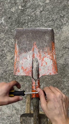 Emergency Repair of Shovel Handle with Wire and Screwdriver, Simple and Practical!