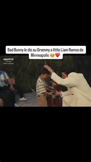 Benito / Bad Bunny Info on Instagram: "Bad Bunny le dio su Grammy a little Liam Ramos de Minneapolis Minnesota 🥹❤️ - - - #badbunny #concert #dtmf #dtmfworldtour #debitirarmasfotos #benito #uvst #unveranosinti #yhlqmdlg #eutdm #x100pre #trap #reggaeton #urbano #concert #concierto #estadio #stadium #superbowl #nfl #bayarea #sanfransisco #cali #california #halftime #applemusic #mediotiempo #benitobowl"