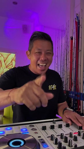 Retro Sunday Mix #retrosundaymix #retro #retro80’s #retromix #retrosunday #sundaygreetings #madonna #michaeljackson #rickashley