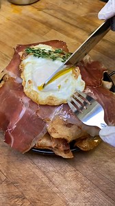212K views · 261 reactions | Huevos Rotos Recipe (Spanish Broken Eggs) with Jamon 凜 #eggs #jamon #ham #huevos #huevosrotos | Foody Fetish | Facebook