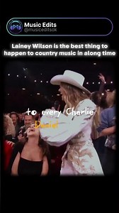 Lainey Wilson - Redneck Woman CMA Awards 2025