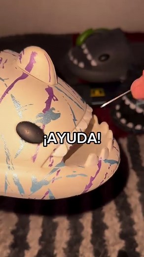470K views · 7.1K reactions | ¿Qué hago si mis sharklas se desinflaron? 麗| Disponibles en sharklas.com link en bio #unboxing #fypシ #fyp #tiktokmademebuyit #viral #gaming #regalo #anime #nike #agua #beach #crocs #sneakers #moda #estilo #personalidad #sharkslides #sharklas | Sharklas | Facebook