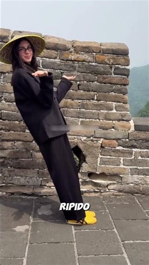 😱 Le mura non sono verticali! Una vista sorprendente della Grande Muraglia Cinese 🏯📸 #shortvideo