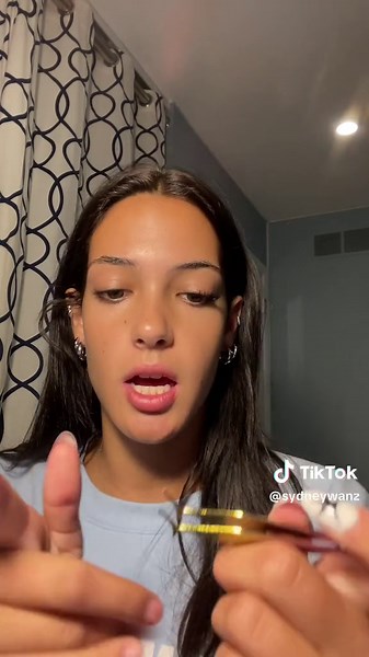 How To Apply Magnetic Lashes: A Step-by-Step Tutorial