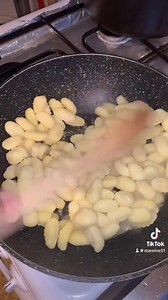Gnocchi anisany kaly tiako ein… Io anao nila recette tsisy four iny😅 Jhonson Ranady #gnocchirecipe #cooking | Mì Reina
