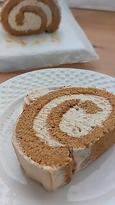 27K views · 609 reactions | Cea mai gustoasa rulada, cel mai pufos blat, cea mai fina crema 殺 Un desert absolutamente delicios ❤ Cine vrea reteta, sa lase un comentariu. | Simonacallas | Facebook