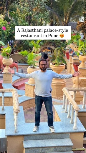 Mangesh | Pune Blogger on Instagram: "The most beautiful restaurant I’ve seen in Pune till date. It opened just a few days ago and has a completely royal and aesthetic look. It’s absolutely perfect for couples and romantic dates. On 16th, 17th, and 18th January, you get one starter free per table. Minimum 2 people are required for this offer. And if your group has 10 people, you’ll get a flat 50% discount. For more details, make sure to watch the video till the end. 📞 For entries & table reserv