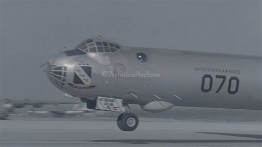Footage from Carswell AFB from the cold war days of B-36 Peacemaker mechanics installing one of the six massive Pratt & Whitney R-4360 Wasp Major engines. Also, rare audio with this archive clip of a B-36 landing.😎