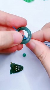 145K views · 1.5K reactions | #手工編織 #手工diy #繩結 #吊墜的綁繩方法 子母扣吊墜編法 | 翔媽手工編織 | Facebook