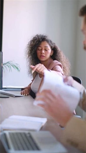 الصفحة مش بتتحمّل كلها مرة واحدة — وده أذكى مما تفتكر! 🧠