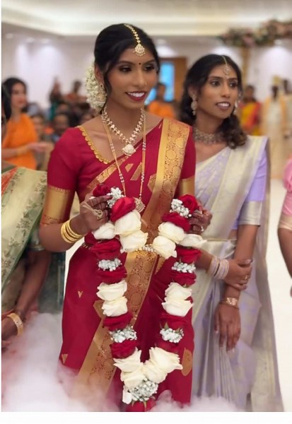 Magical Moments: Tamil Wedding Bride's Stunning Entrance