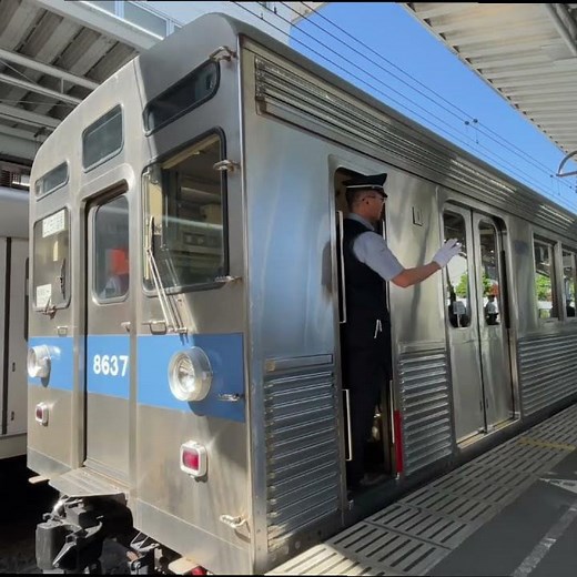 TOQ．．．wow‼️ 東急8500系、こどもの国線で復活営業運転‼️ 長津田駅にて 発車シーン #鉄道 #東急こどもの国線 #東急8500系 #長津田駅 #発車シーン #shots