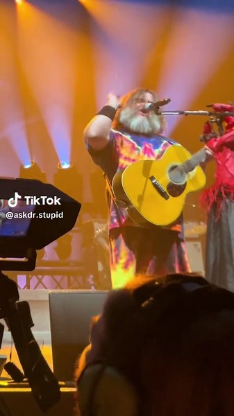 Tenacious D Live in Sydney: Kickapoo Performance