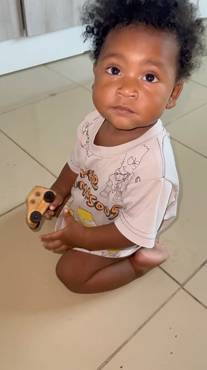 The baby plays with strollers❤️😍 | Los mellizos 3D