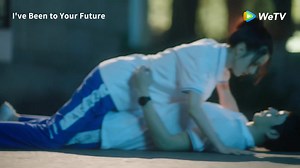 I'll catch you. And the next moment...🤣 Mini Series #IveBeentoYourFuture starring #YangHaoming #GuanXin is streaming now on WeTV👉https://bit.ly/3SW1nSy #我去过你的未来 #杨昊铭 #关芯 #WeTV #WeTVAlwaysMore | WeTV