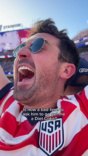 Pulisic Siblings, Hot Dog Quip & Travel Joke: Soccer Comedy Clip