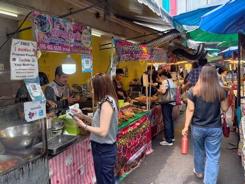 [4K] Walking through Lalai Sap market the busy lunch hour and authentic business district