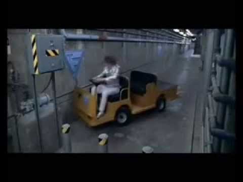 Trolling Austin Powers golf cart