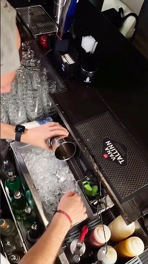 Mind Blowing Bartender Tricks!