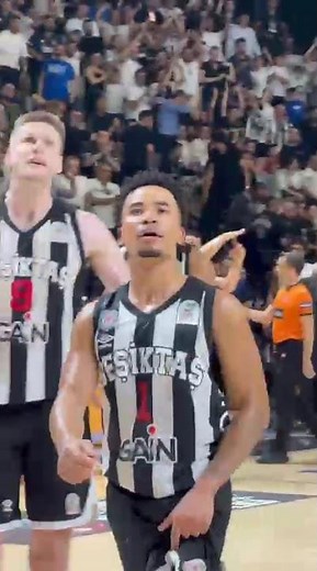 🏀 Devon Dotson, karşılaşmadaki 26. sayısını üçlükle buluyor! #shorts