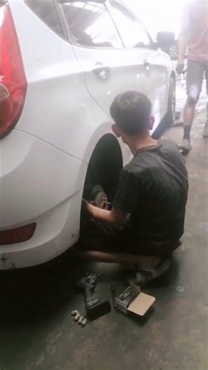 BRAKE PADS REPLACE | HYUNDAI ACCENT