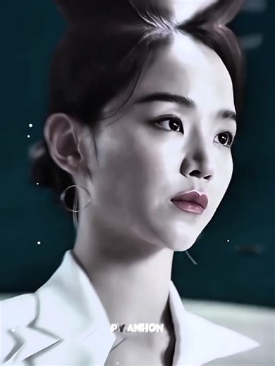 Lee Je Hoon và Shin Hye Sun trong Collectors