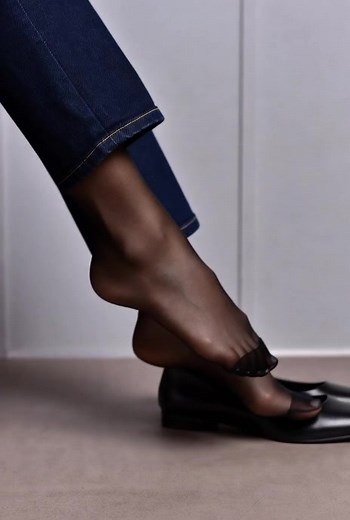 Stylish Ways to Wear Pantyhose Under Jeans