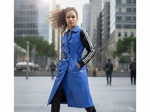 Blauer PVC Trenchcoat für Damen | Glänzender Wetlook Vinyl Regenmantel | Lange Lackleder Look Jacke | Wasserdichte Edgy Oberbekleidung - Etsy.de