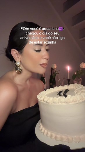Aquarianos Celebrando Aniversário com Confiança e Amor Próprio